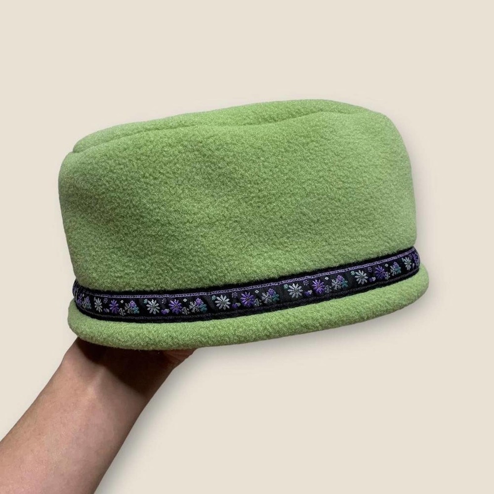 Adorable vintage 90s fleece green